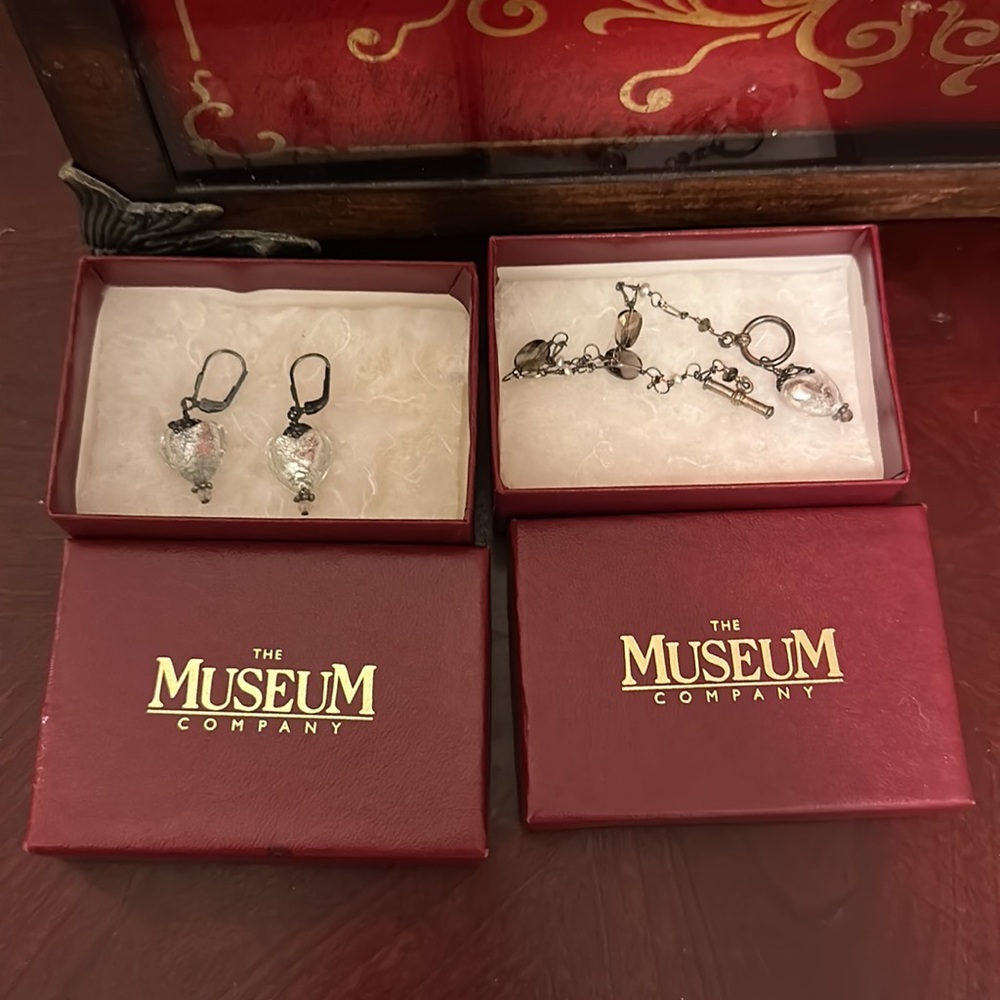 Venetian glass earrings and bracelet. Set!